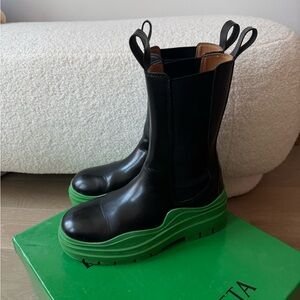 Bottega Veneta Black and Green Men's Boots